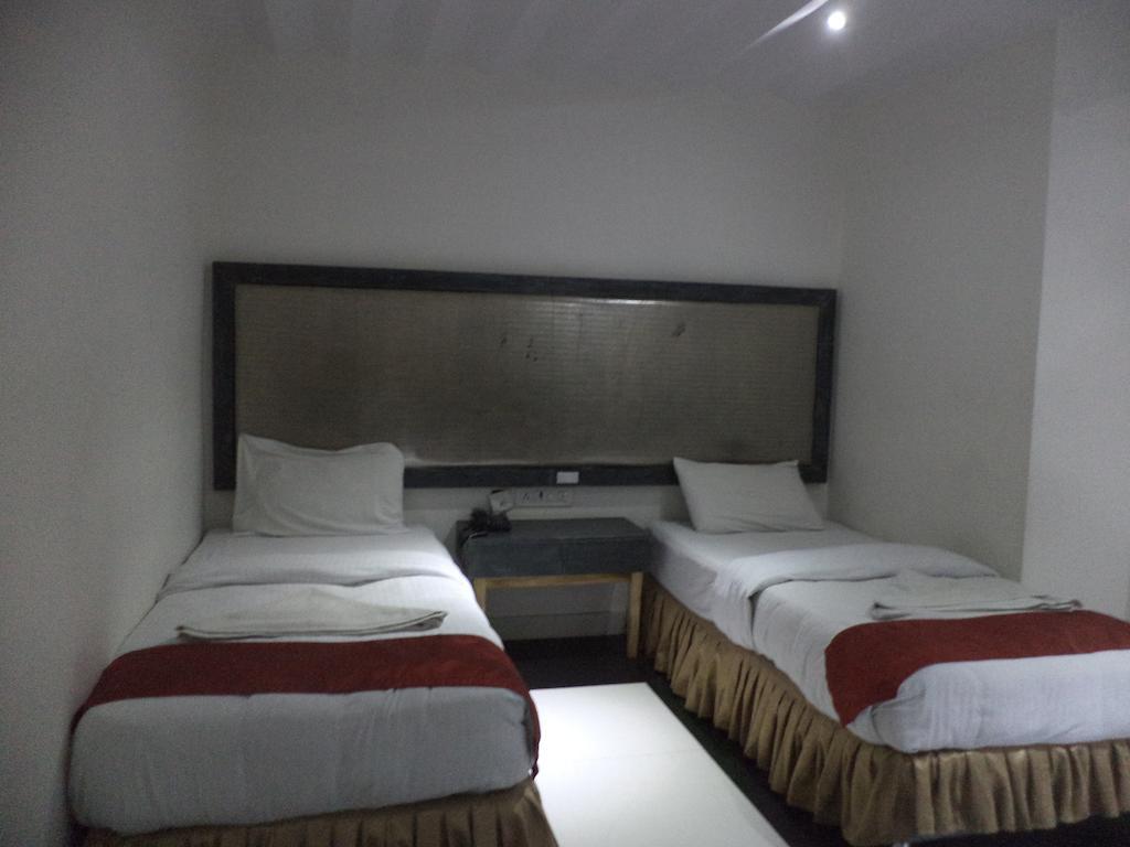 Hotel O Palak Residency Near Erragadda Metro Station Hyderabad Exterior foto